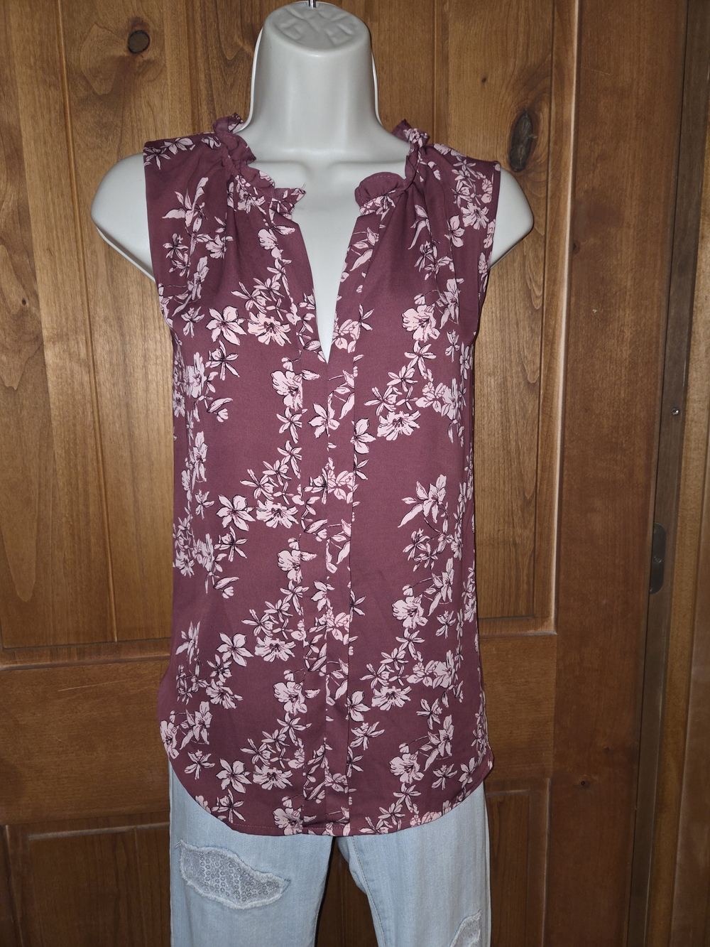 41 Hawthorn Mauve Floral Sleeveless Split-Neck Top
